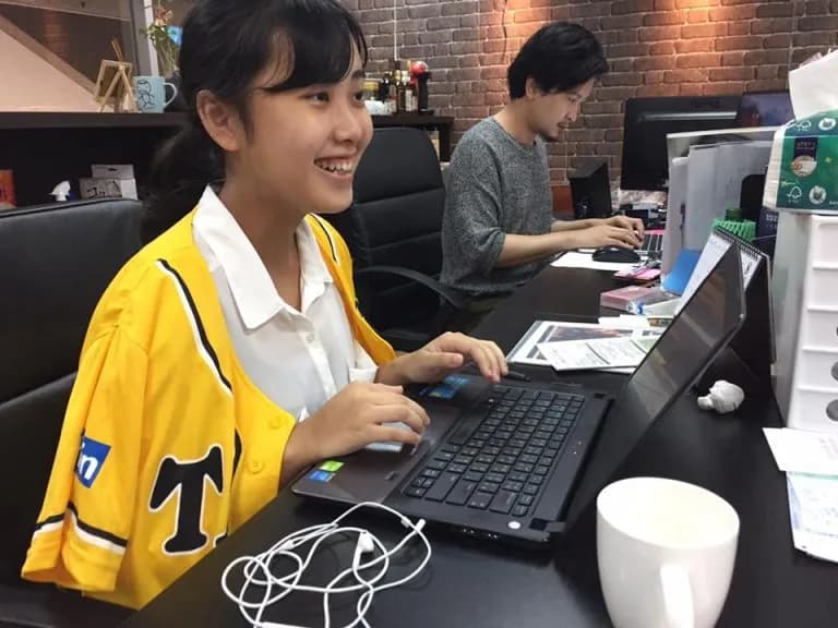 球技服を着ながら仕事