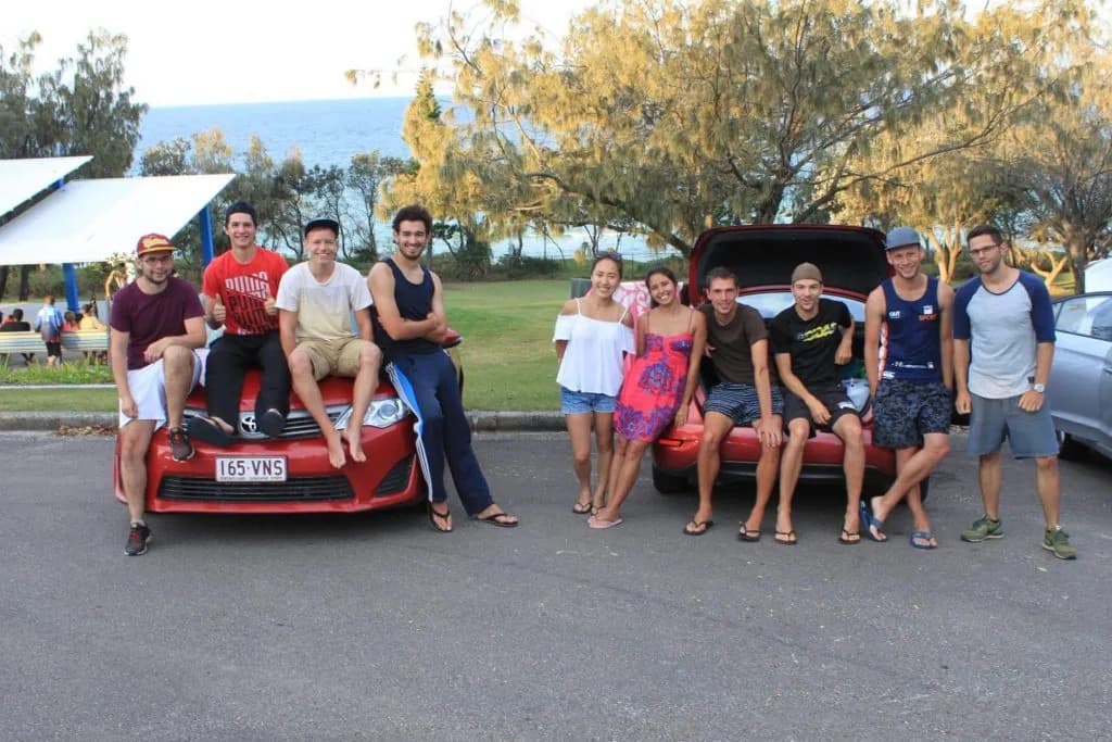 留学生たちとCairnsからBrisbaneまでのロードトリップ。途中に公園でとまってバーベQをした後に撮った記念写真です。