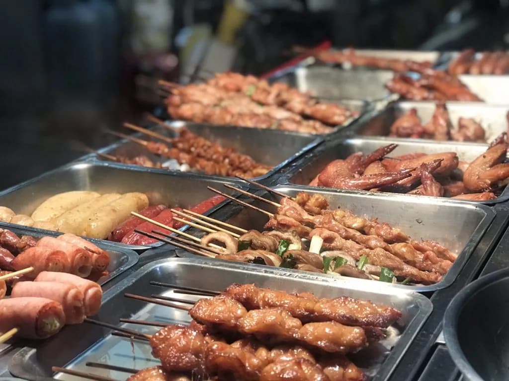 高雄の夜市。台北に比べ味付けが全体的に甘く、日本でいうと九州のような感じでした。