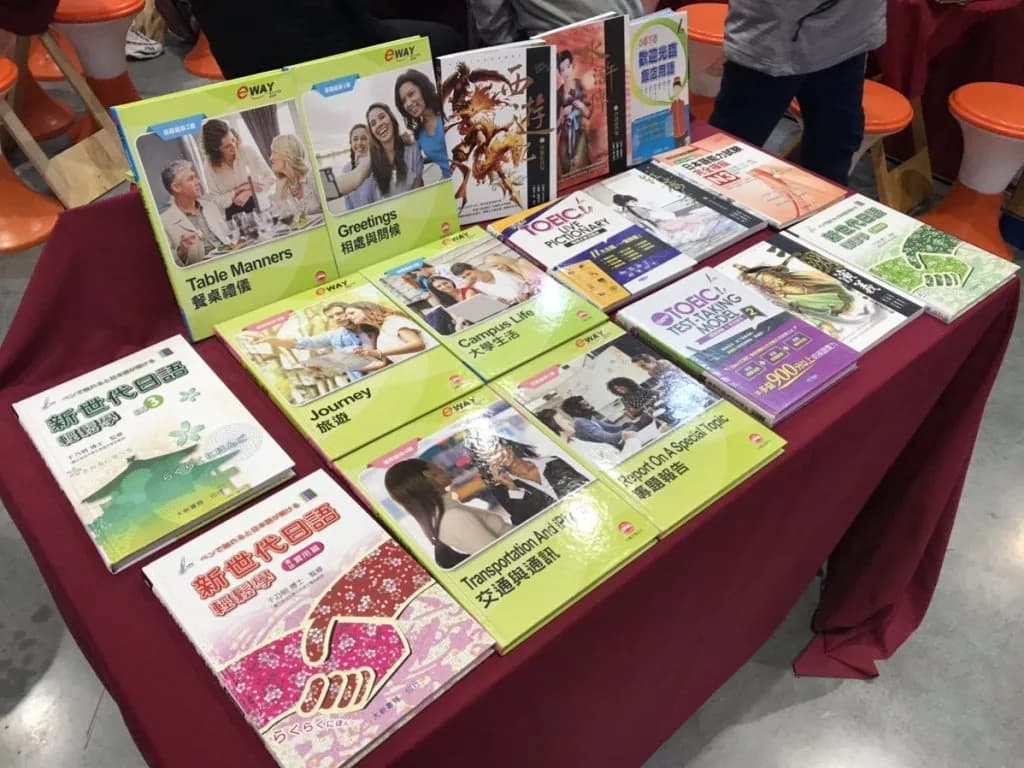 日本好きが集まるこの機会に言語教材の会社も出展していました!